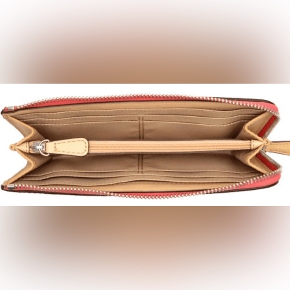 Coach Peyton Dream C Medium Zip Around Wallet in white and pomegranate EUC - Picture 6 of 7